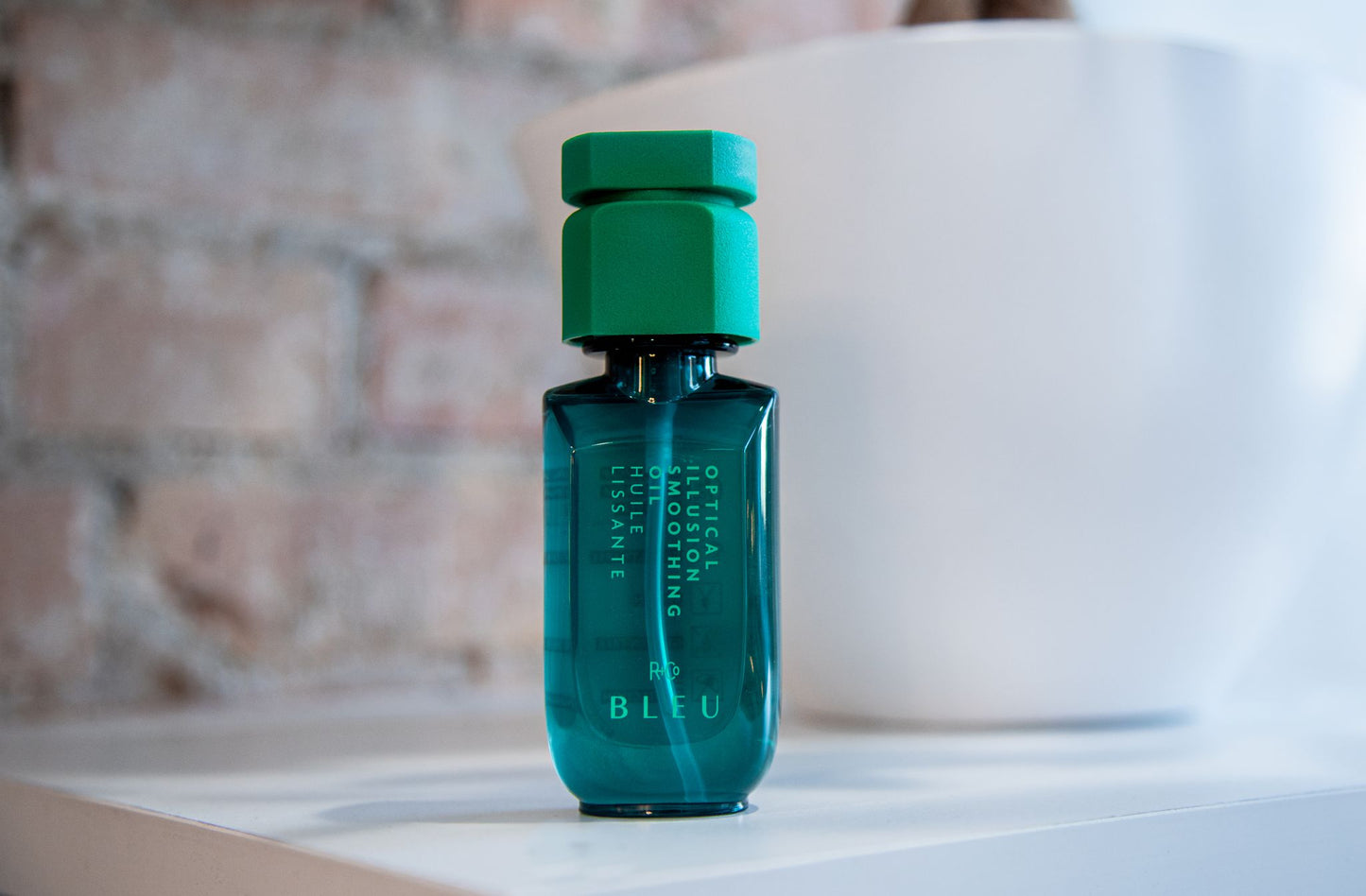 Optical Illusion Smoothing Oil