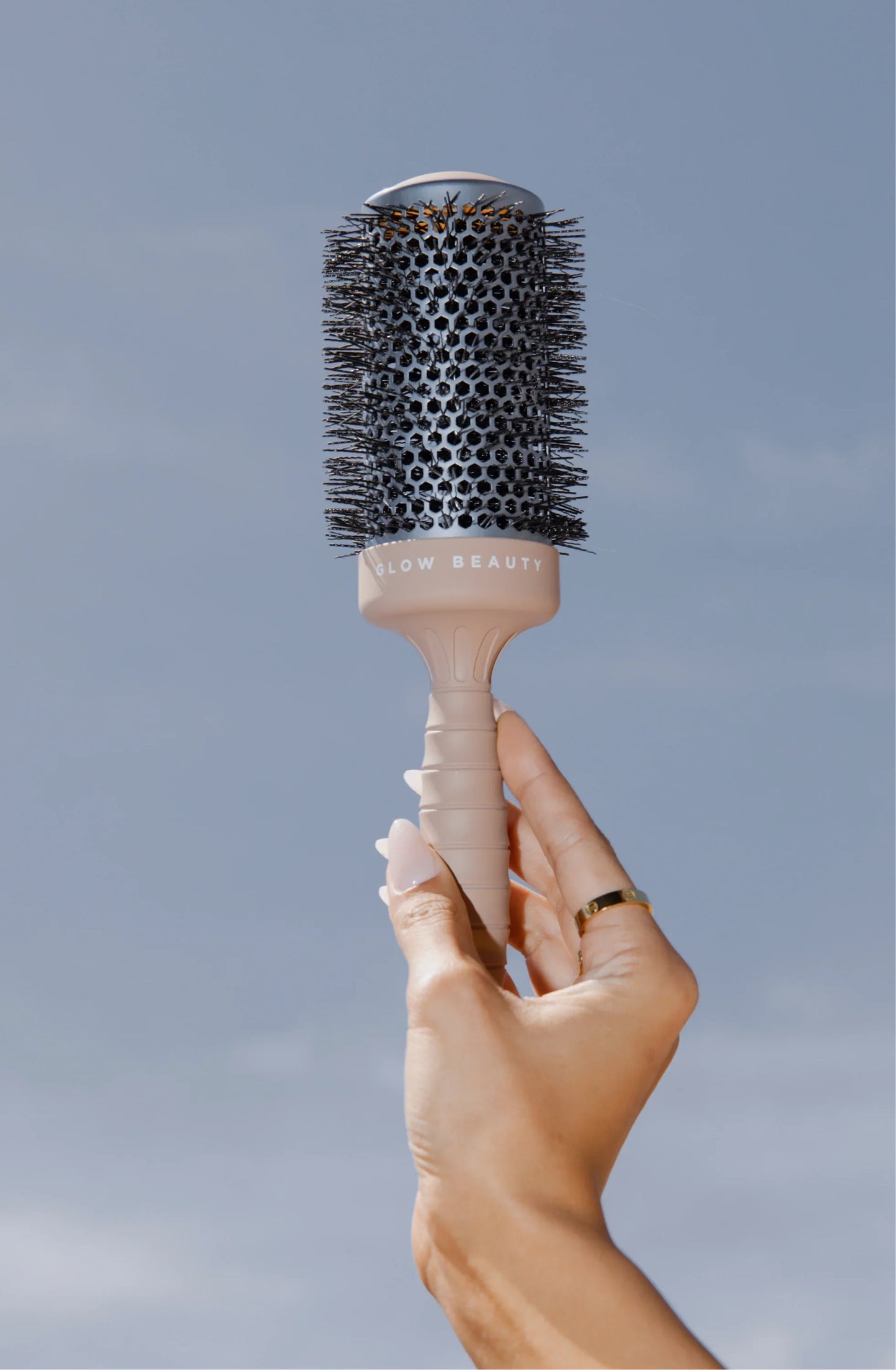The Round Brush - Glow Beauty