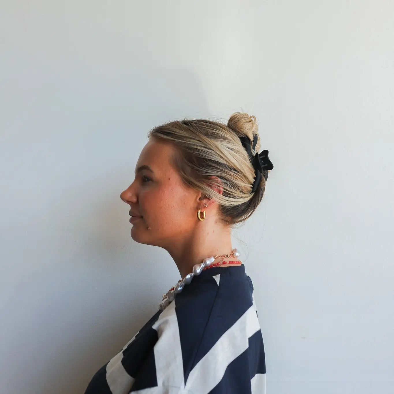 Wavy Midi Hold Everything Claw - Chocolate Brown