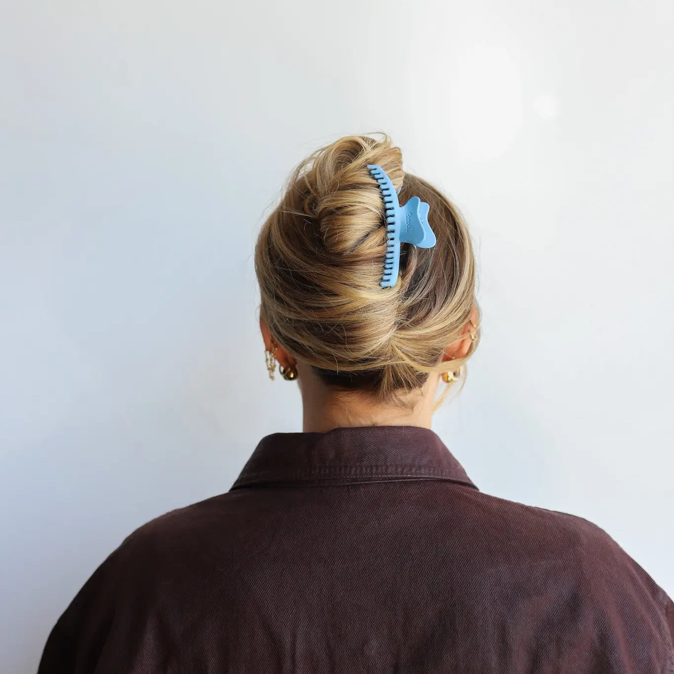 Wavy Midi Hold Everything Claw - Powder Blue